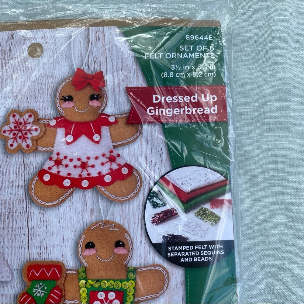 NWT Bucilla 89644E Dressed Up Gingerbread set of 6 felt ornaments craft kit
